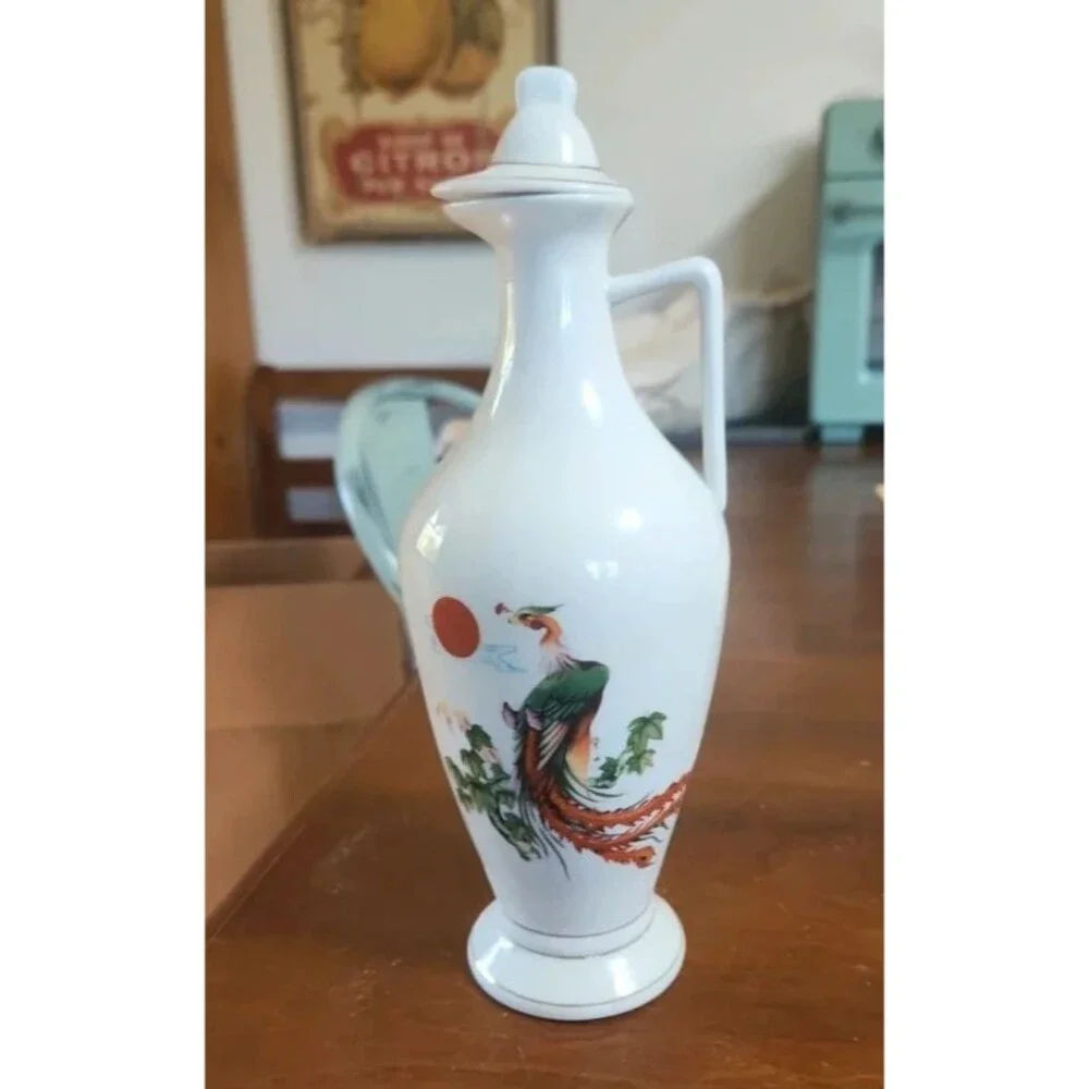 China porcelain decanter jar with lid. Phoenix and red moonHong Mei Dai ren
